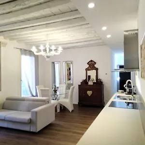 Apartamento Sara S Luxury Five Minutes From Piazza San Marco Venecia