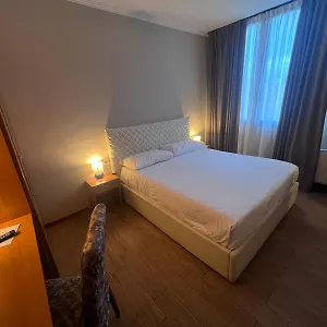*** Hotel Garda Italy